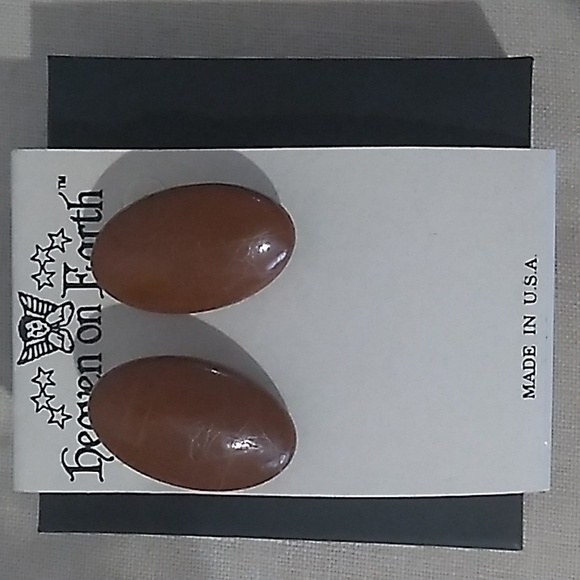 VINTAGE Earrings / Heaven on Earth Wooden Stud Earrings Pierced NEW on Card - Picture 10 of 11